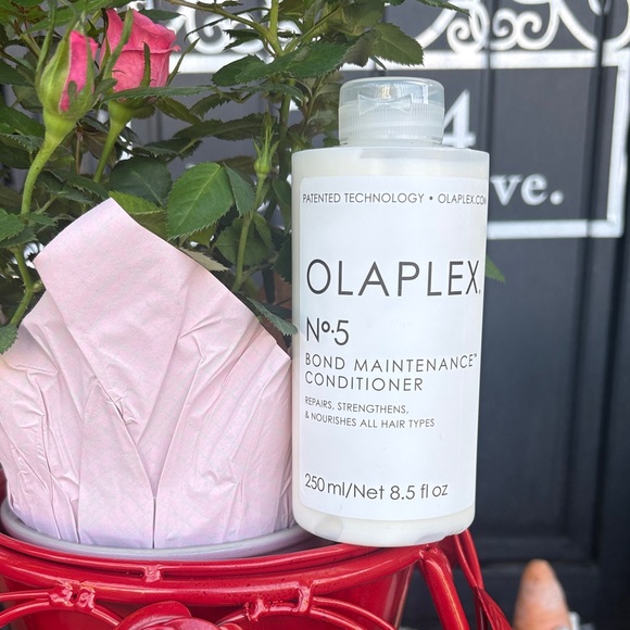 OLAPLEX No.5 Bond Maintenance Conditioner - White Bottle - Picture 3 of 7